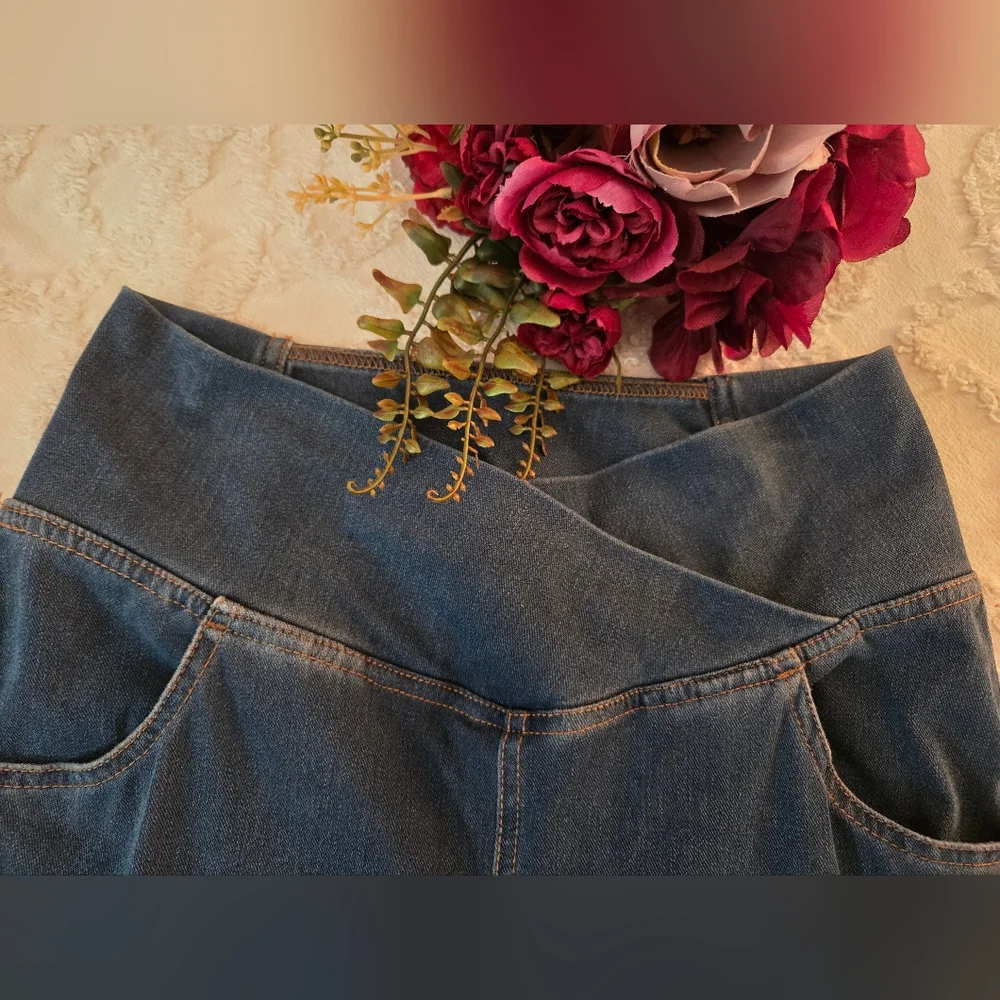 Womens' Wide Leg Jeans - Picture 8 of 10